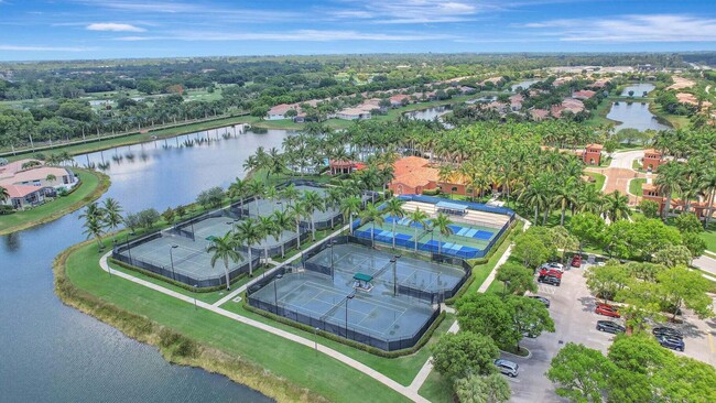 Building Photo - 9925 Via Elegante