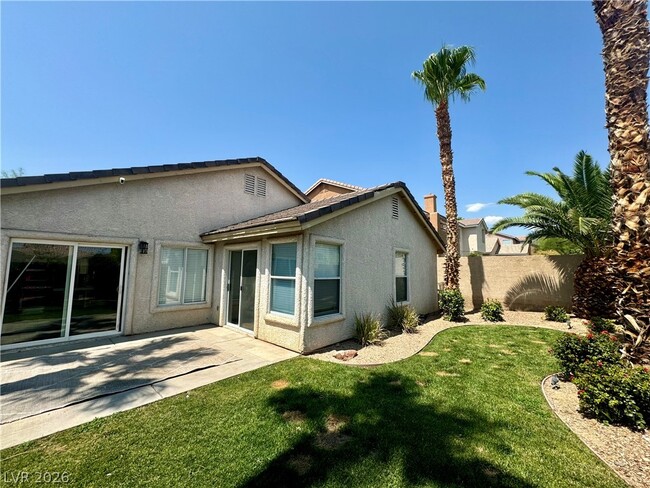 Building Photo - 10224 Desert Wind Dr