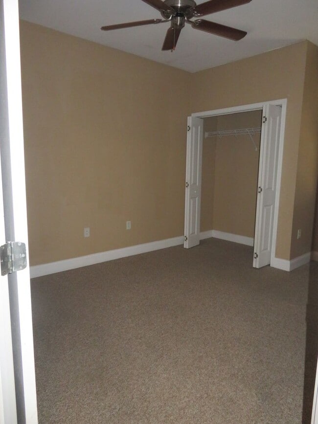Building Photo - River Towne Condominium Unit 503 - Large condo for rent  3 bedrooms/2 baths.  $2400/month