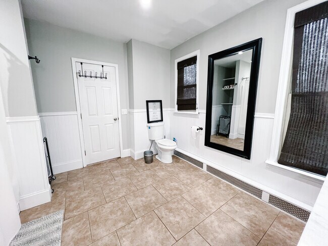 Building Photo - 316 Castle Rd