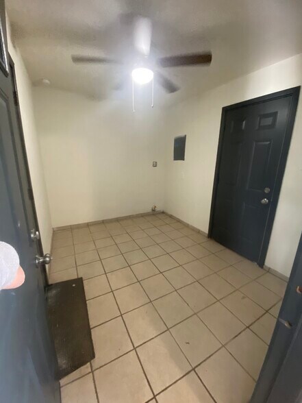 Building Photo - 1210 46th Pl