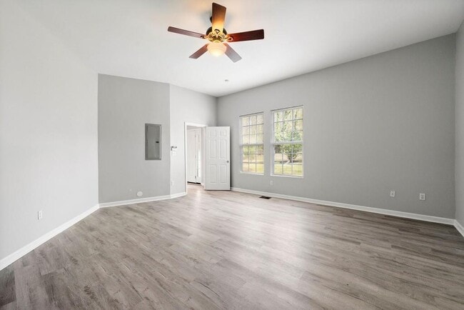 Building Photo - 880 Melody Ln