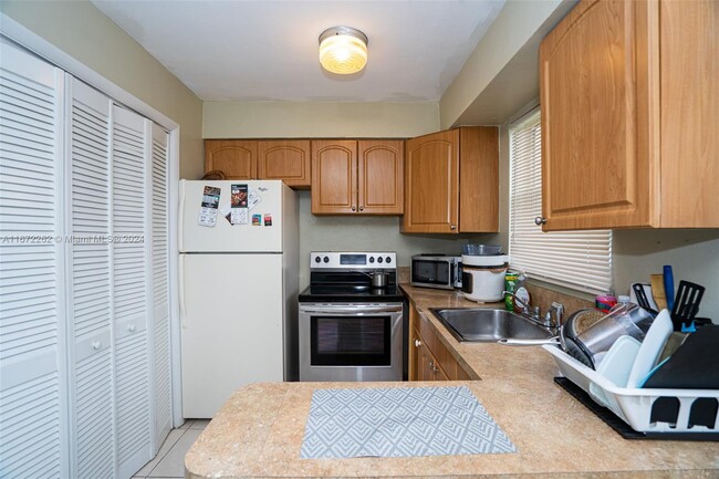 Primary Photo - 5270 SW 90th Way