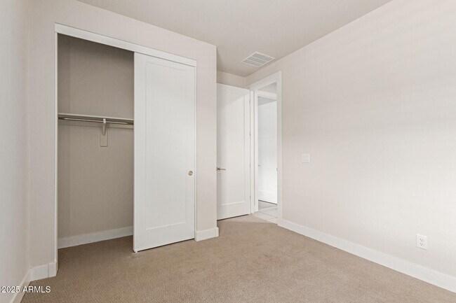 Building Photo - 6918 W Winston Dr