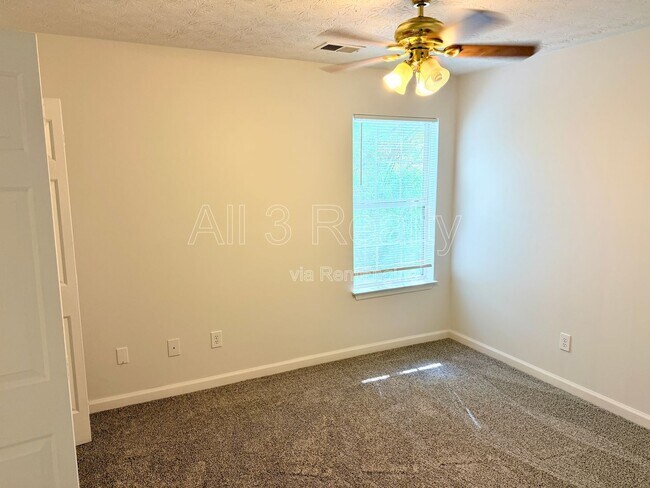 Building Photo - 1389 Highgrove Way