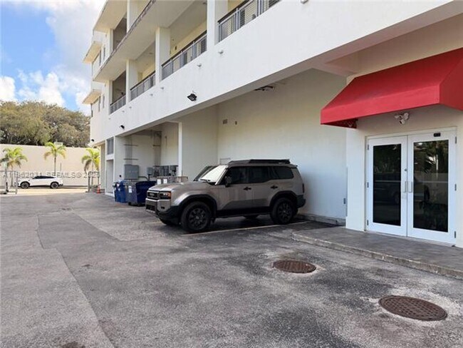 Building Photo - 6701 Biscayne Blvd