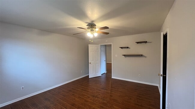 Building Photo - 1806 Cedar Dr