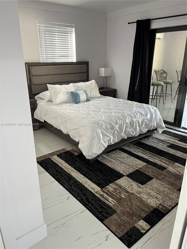 Building Photo - 39 SE 7th St