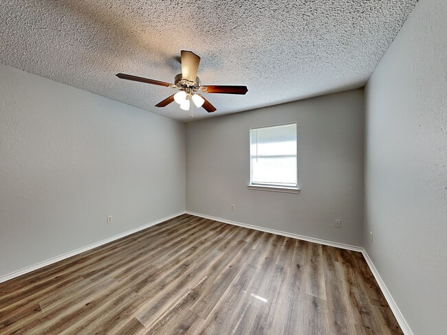 Building Photo - Newly Renovated Single Family Home | 2 BR/2BA | Covered Parking