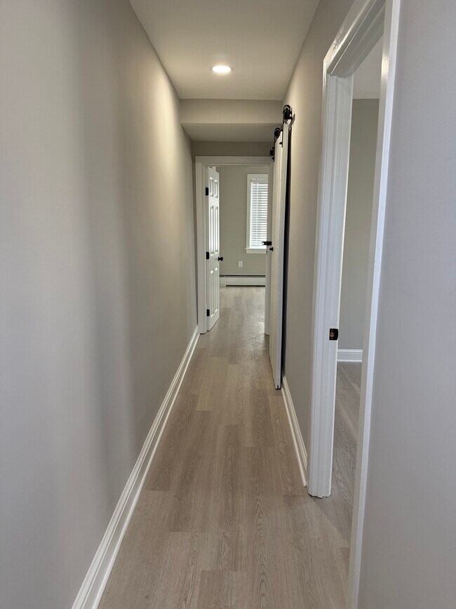 Building Photo - Tose St