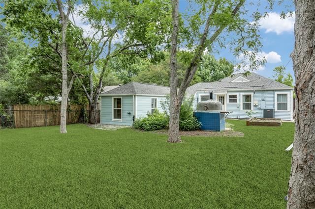 Building Photo - 8811 Santa Clara Dr
