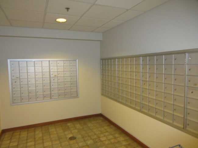 Building Photo - 1133 Waimanu St