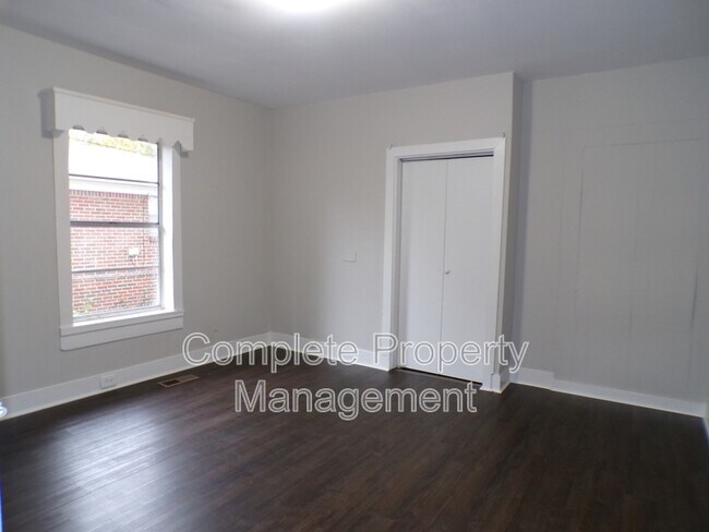 Building Photo - 521 62nd St