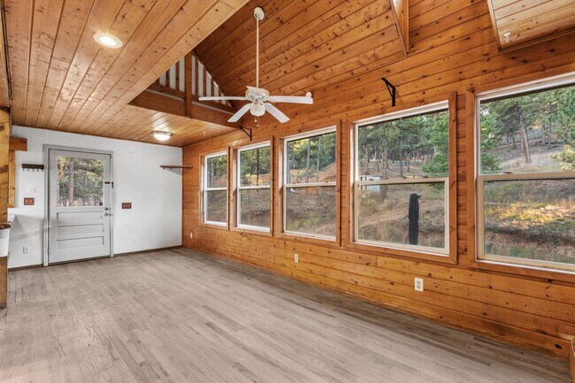 Building Photo - Florissant Home