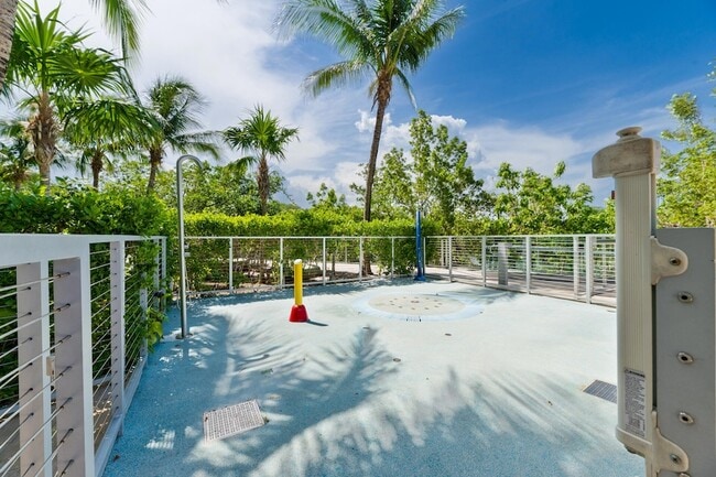 Building Photo - 16385 Biscayne Blvd