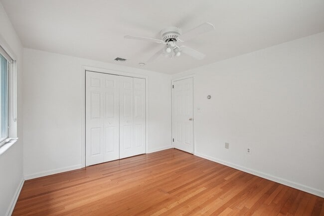 Building Photo - 34 Lewis Dr