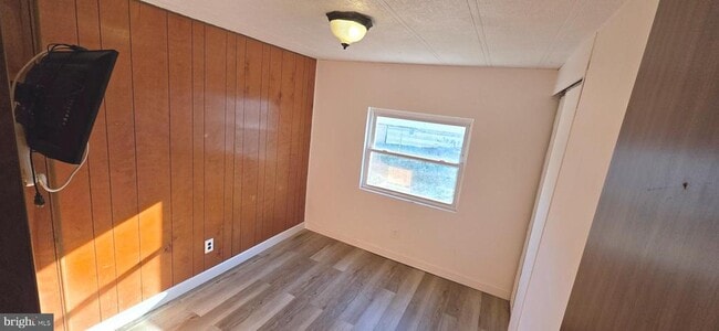 Building Photo - 45 High Wind Ln