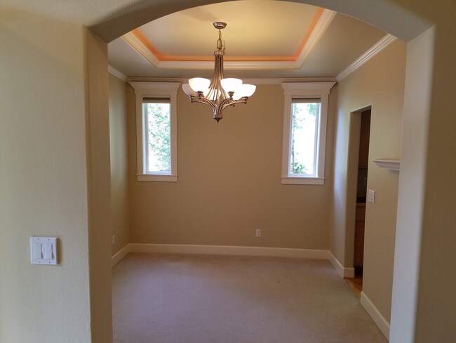 Formal Dining - 17204 Woodside Dr SE