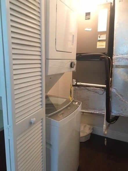 Building Photo - 1528 Brickell Ave