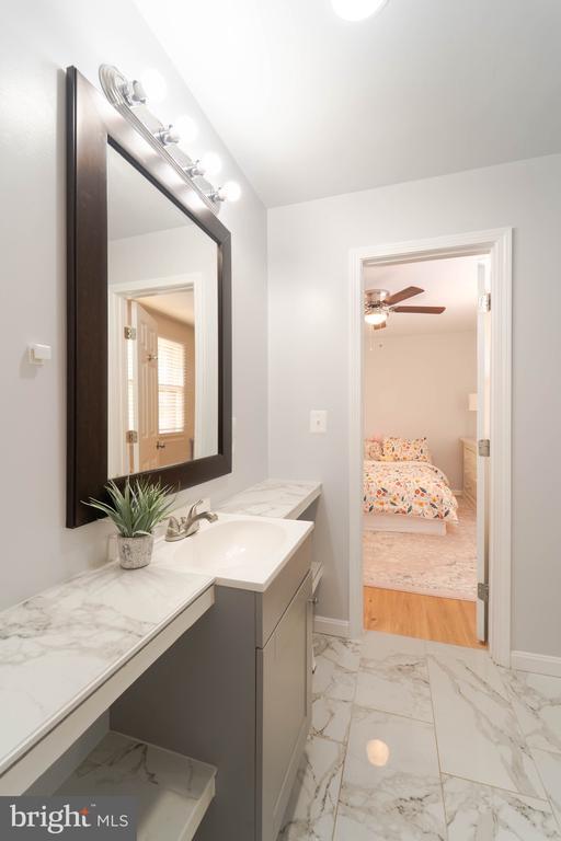 Building Photo - 5105 Spring Rock Ct