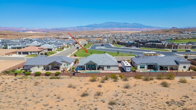 Building Photo - Stunning 5 Bed, 3 Bath Home with a 3 Car Garage