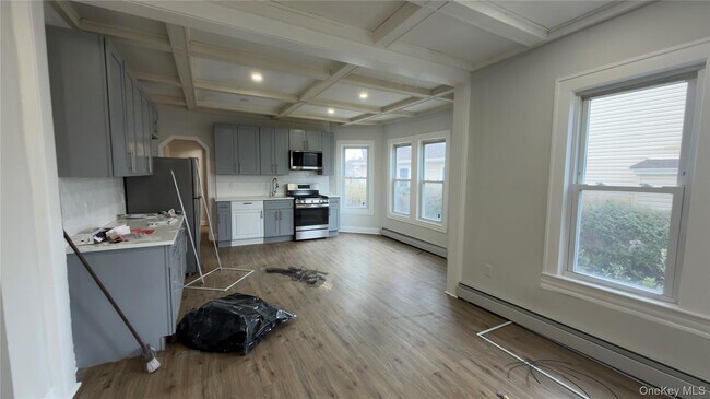 Building Photo - 225 Church St