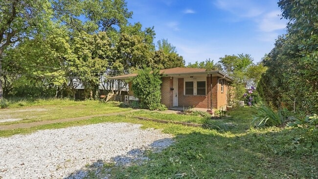 Building Photo - Great 2 bedroom close to UTC!