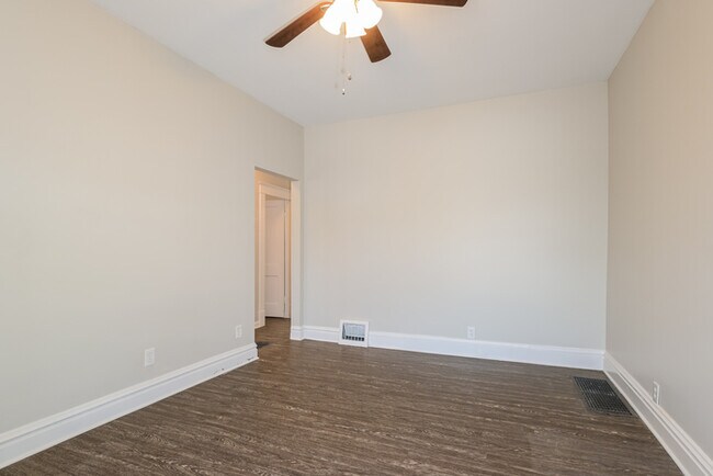 Building Photo - Fantastic 2bd/1ba home! Coming soon!