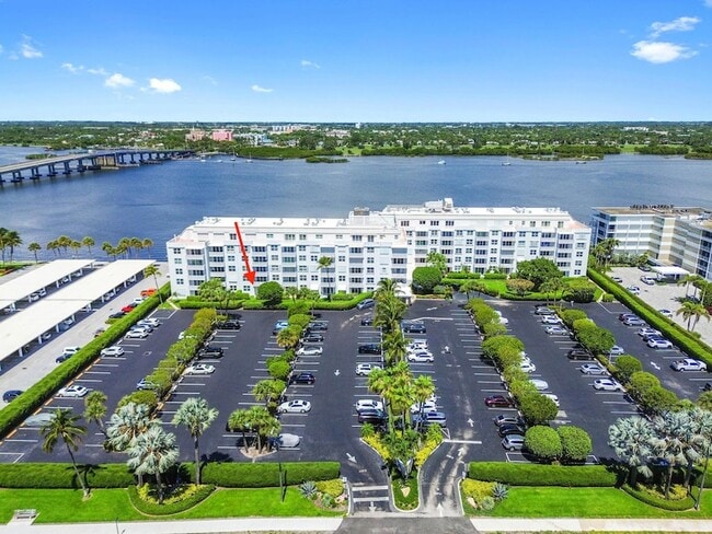 Building Photo - 2840 S Ocean Blvd