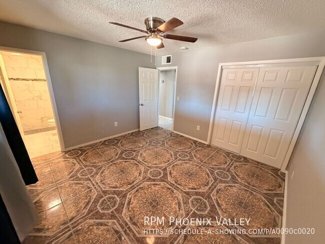 Building Photo - 301 N 3rd St