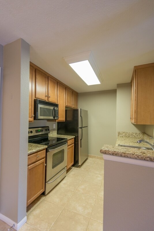 Building Photo - 7130 Shoreline Dr