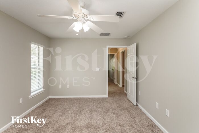 Building Photo - 874 Club Hills Dr