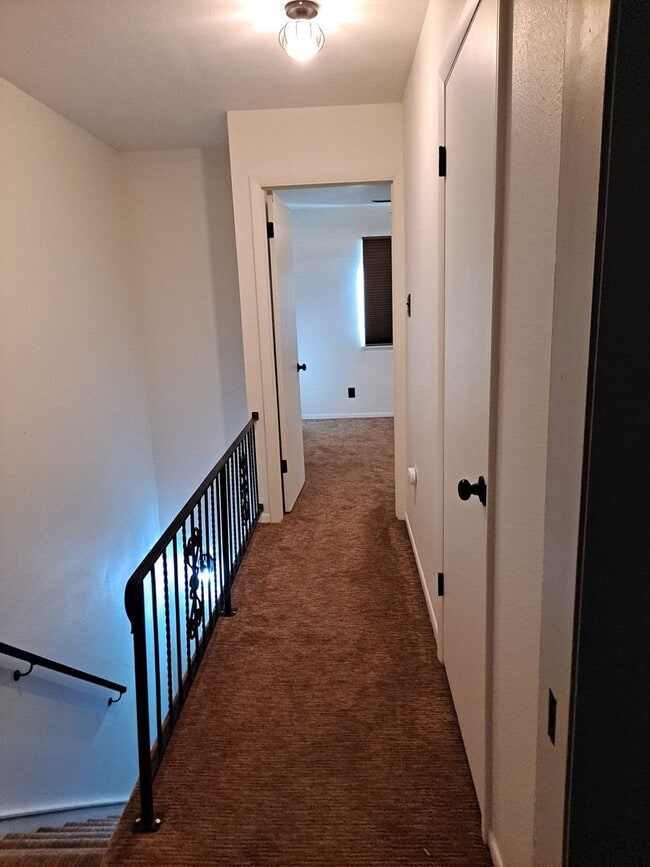 Building Photo - 936-10 Molello   #25-27 Villa Drive