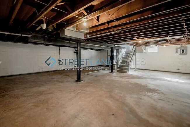 Building Photo - 3825 Melba Pl