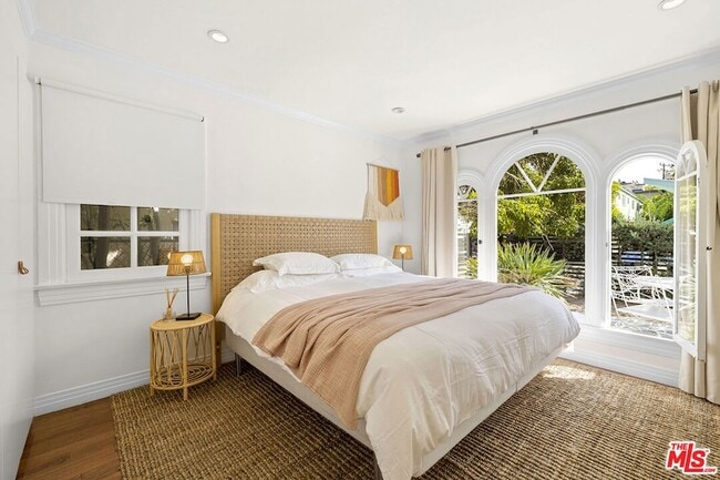 Building Photo - 639 Westbourne Dr