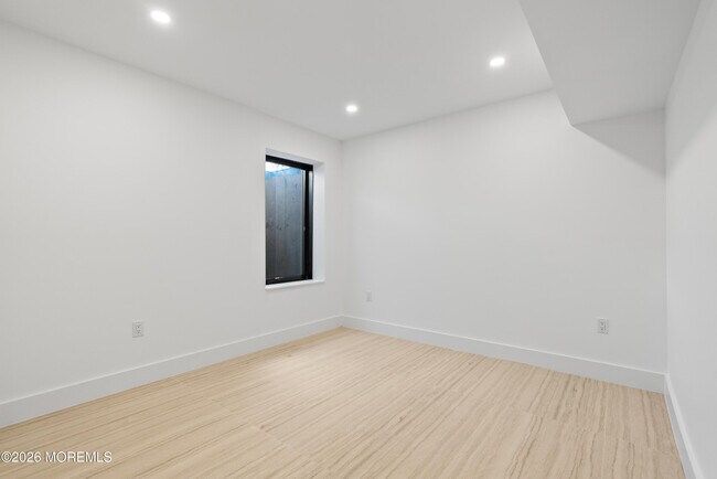 Building Photo - 150 Ampere Ave