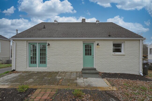 Building Photo - Renovated East Nashville Home | 3BR + Washer/Dryer + Off-Street Parking