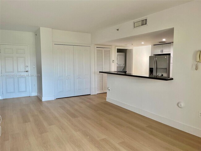 Building Photo - 120 Douglas Rd