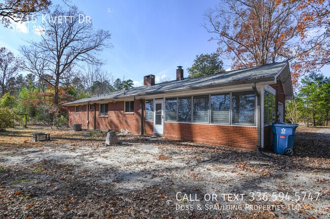 Building Photo - 2715 Kivett Dr