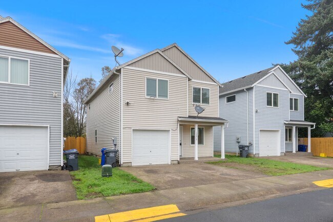 Building Photo - Beautiful 4bed/2.5bath home