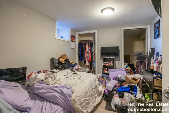 Building Photo - 6 Sunset St