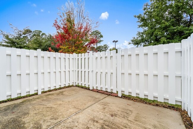 Building Photo - 3574 Evergreen Way