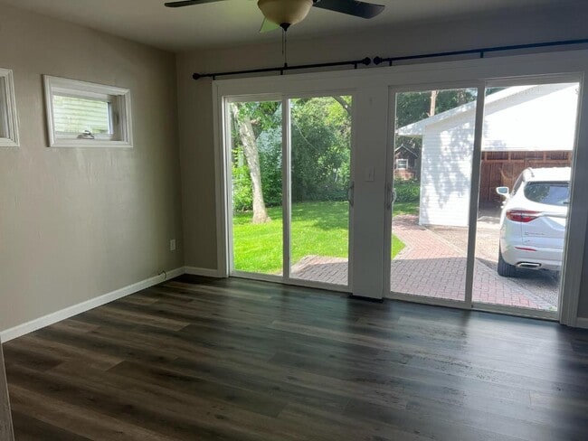 Building Photo - 332 11th St