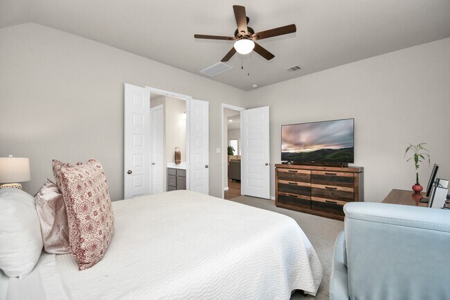 Building Photo - 5043 Morrison Dr