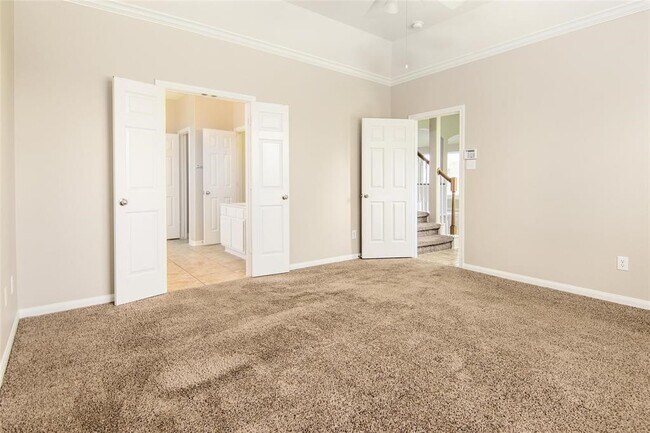 Building Photo - 1004 Autumn Brook St