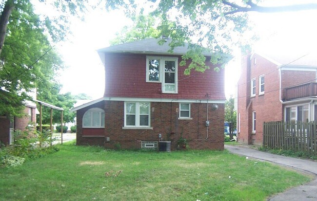 Building Photo - 14019 Artesian St