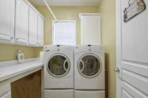 Building Photo - 232 Begonia Ct