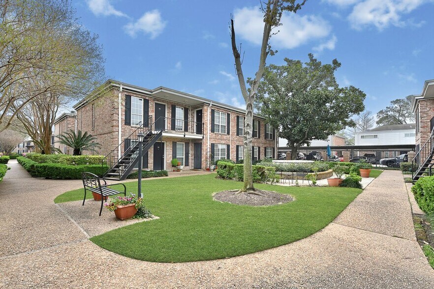 Building Photo - 6410 Del Monte Dr