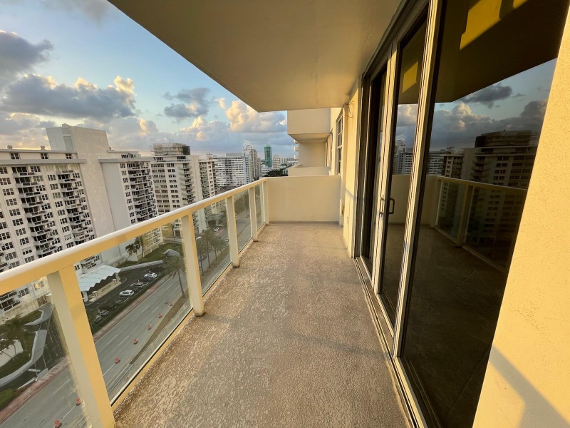 Building Photo - 5701 Collins Ave