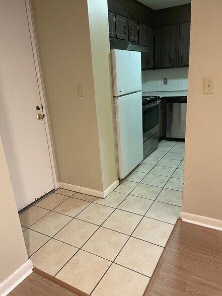 Building Photo - 100 Grand View Ave